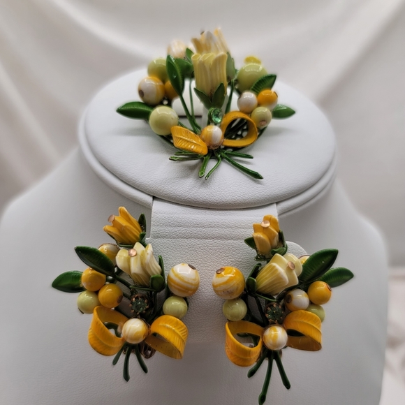 Jewelry - Charming Vintage Enamel Flower Bouquet Brooch and Earring Set
